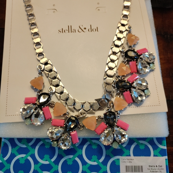 Callie Necklace - Picture 2 of 3
